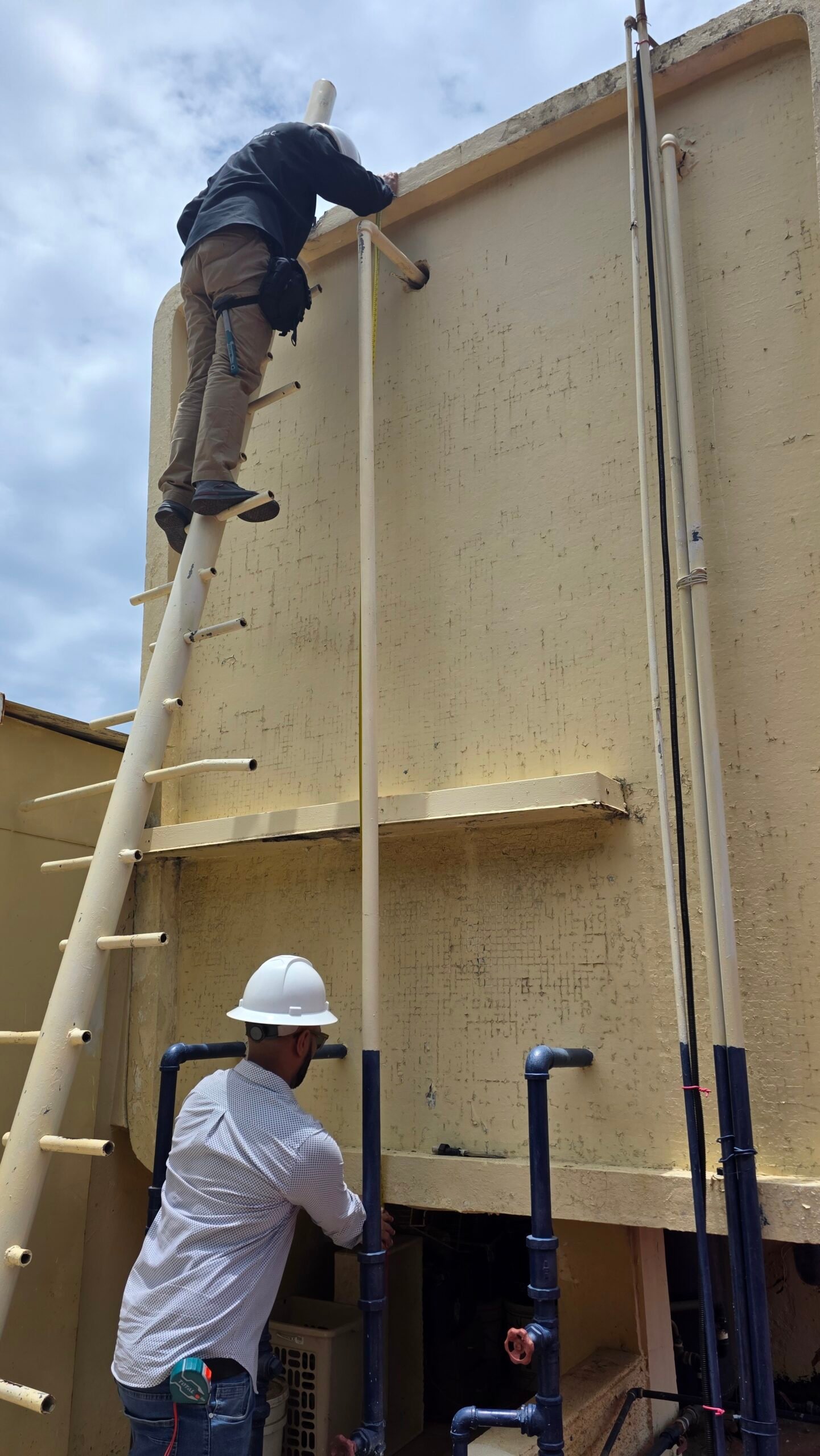 Levantamiento dimensional del tanque aéreo durante la inspección